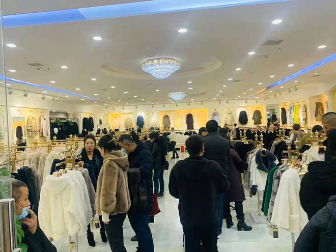 寒冬催熱皮草市場(chǎng)，電子產(chǎn)品銷售面臨挑戰(zhàn)