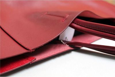 奢華與實用并存 威尼斯靈感邂逅東京風尚，樂天海外銷售精選意大利皮革A4手提肩包