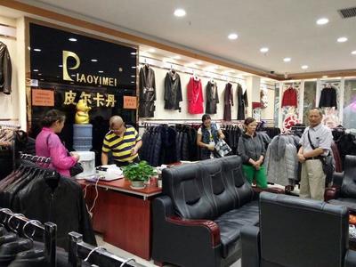 皮革城里的科技風 陸良皮革城與現(xiàn)代電子產(chǎn)品銷售的交融軼事